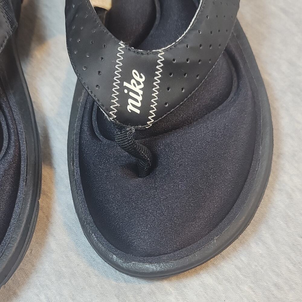 Nike Comfort Footbed Men's Thong Sandals Black Logo Cushioned Slip On US 10 - Picture 3 of 9